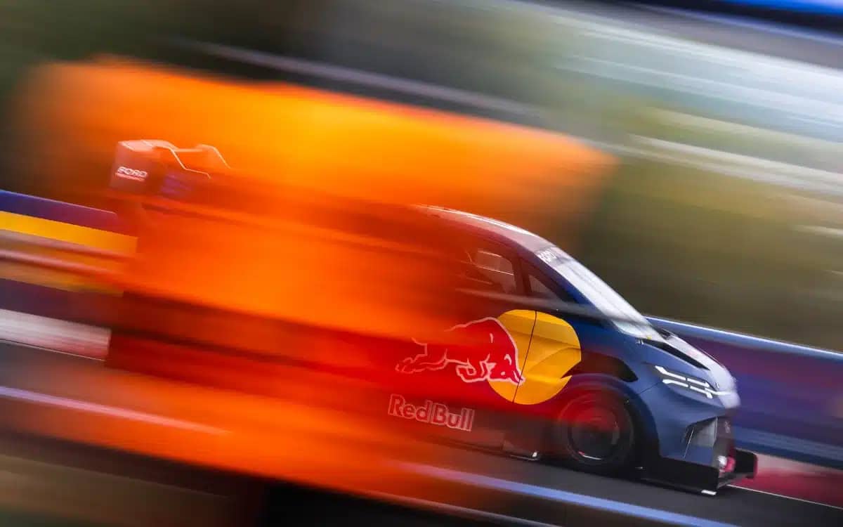ford-sets-nurburgring-record-transit-supervan-4-2