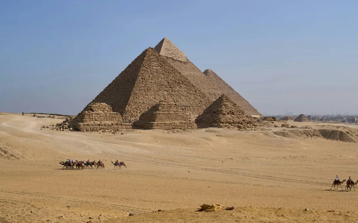 robot-caught-unseen-footage-great-pyramid-of-giza