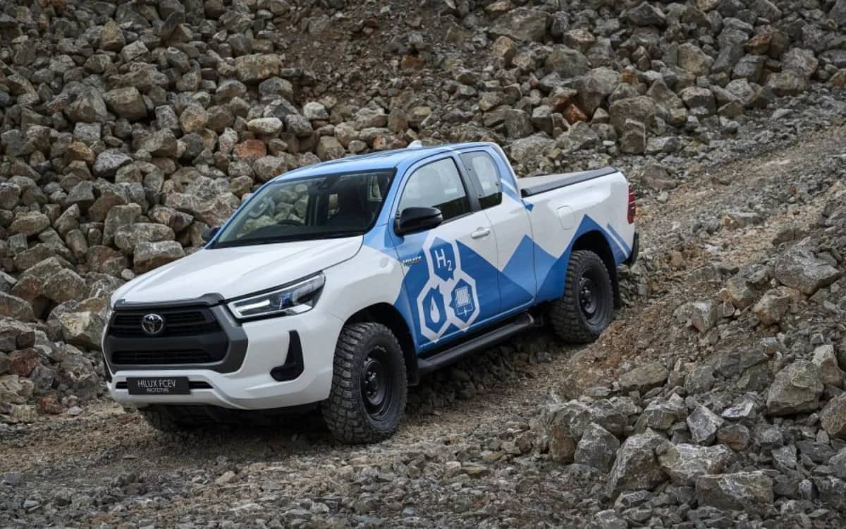hydrogen-hilux-and-toyotas-first-all-electric-hilux-confirmed
