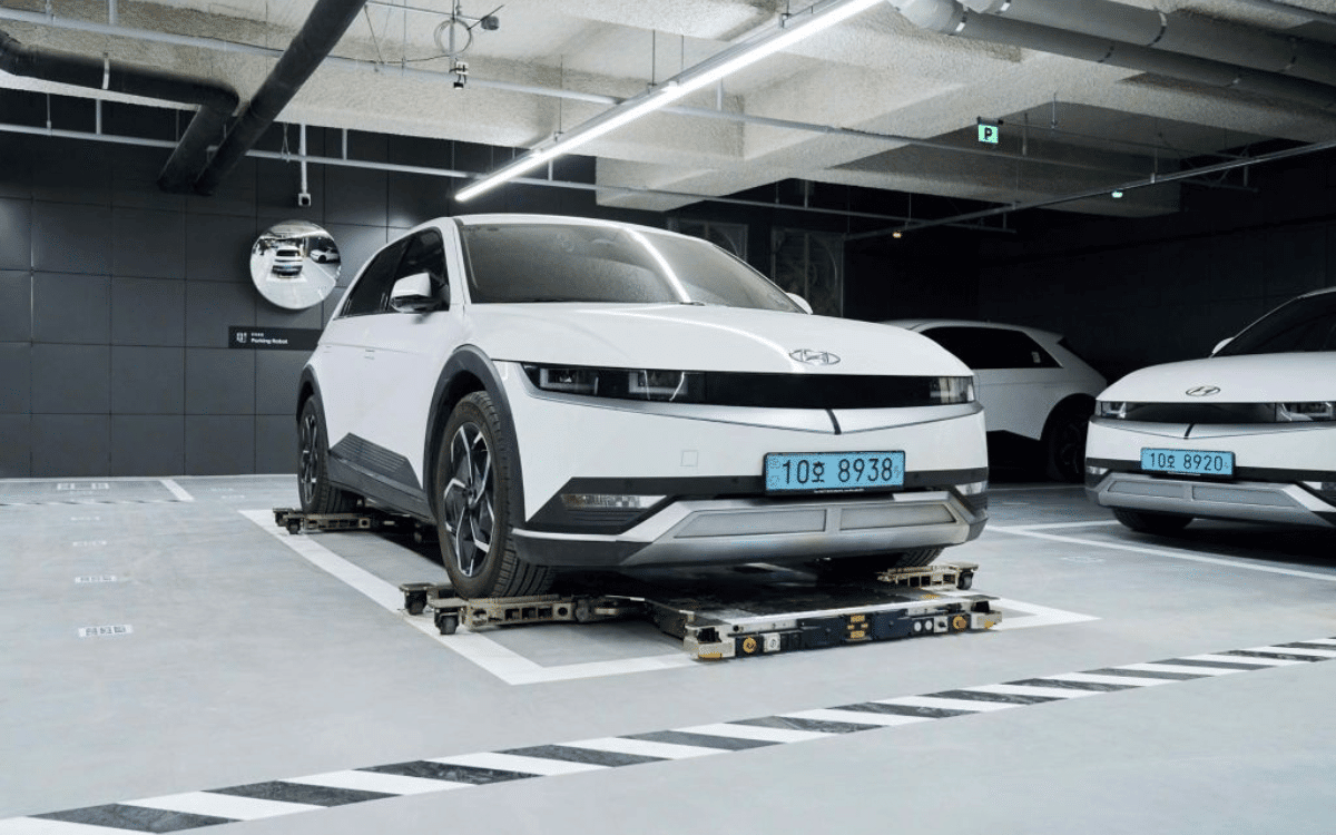 hyundai-motor-group-autonomous-parking-robots