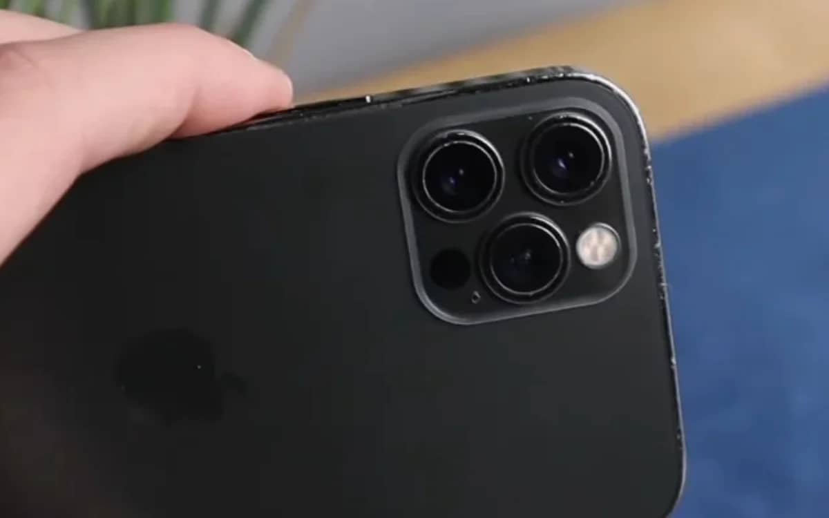 black-dot-iphone-camera-meaning