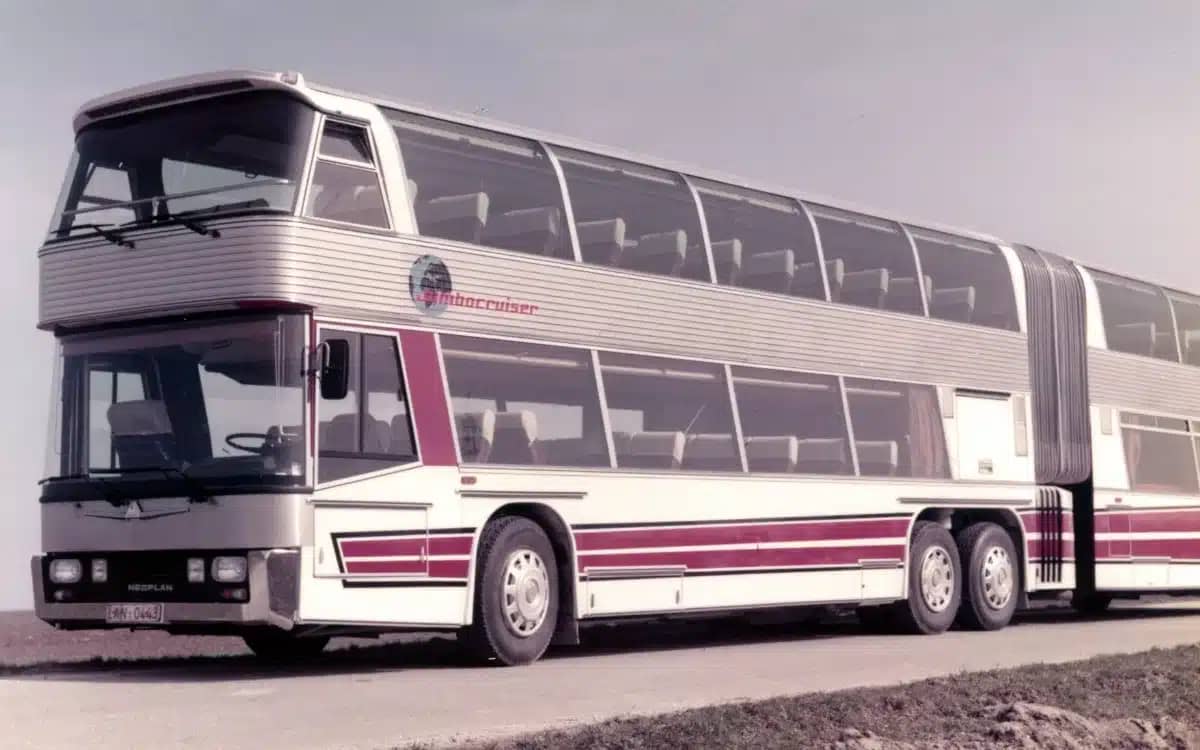 worlds-largest-bus-could-carry-over-100-people