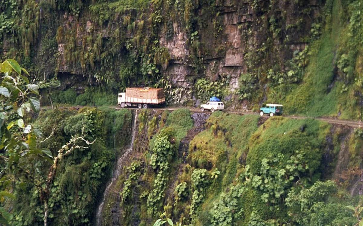 death-road-bolivia-most-dangerous-highway-in-the-world
