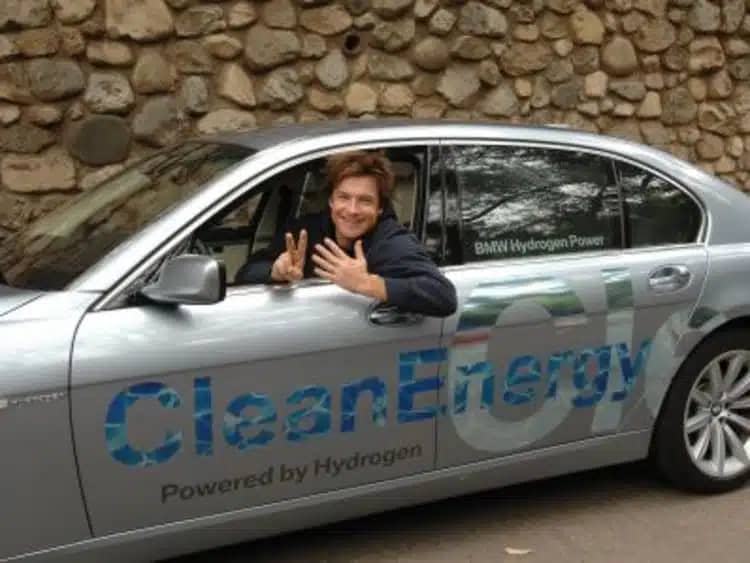 bmw-once-loaned-jason-bateman-a-hydrogen-powered-7-series-that-felt-like-a-luxury-time-machine