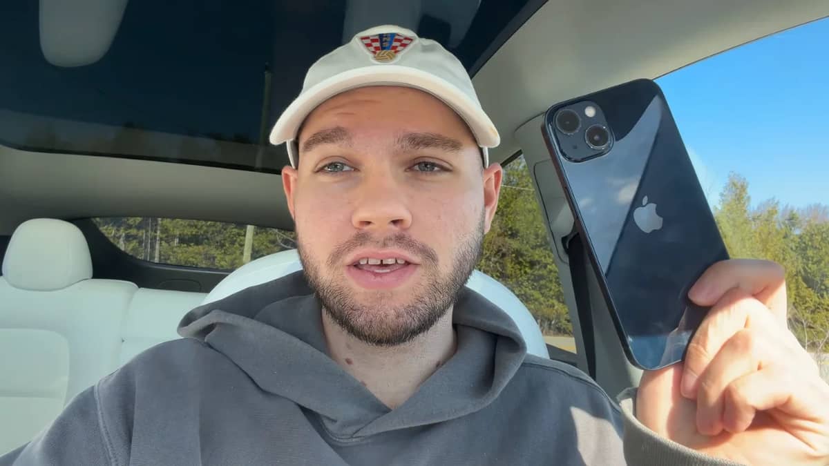Canadian trying to see if you can still make money flipping iPhones in 2026 buys three Facebook Marketplace phones then reveals profits