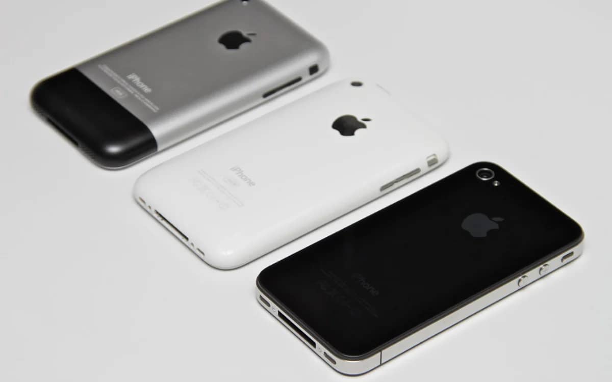 Texas Woman paid $800 for place in queue to buy $100k of original iPhones before realizing mistake