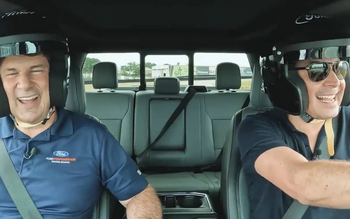 ford-ceo-left-jimmy-fallon-surprise-ford-f-150-lightning-bed