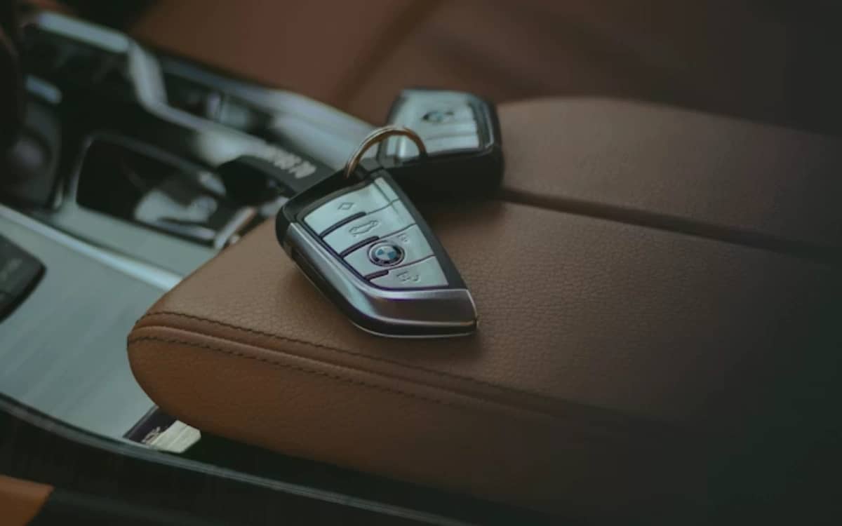 simple-trick-to-start-car-when-key-fob-dies