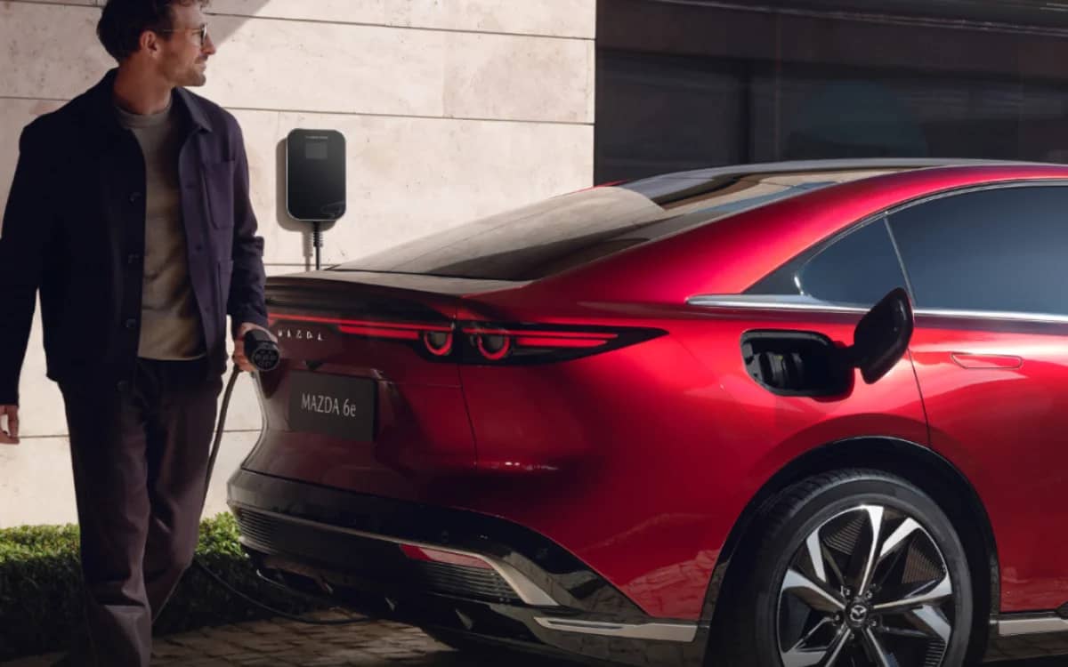 mazda-unveils-electric-6e-sedan