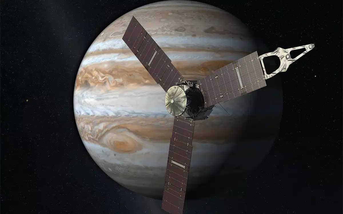 nasa-juno-spacecraft-images-jupiter