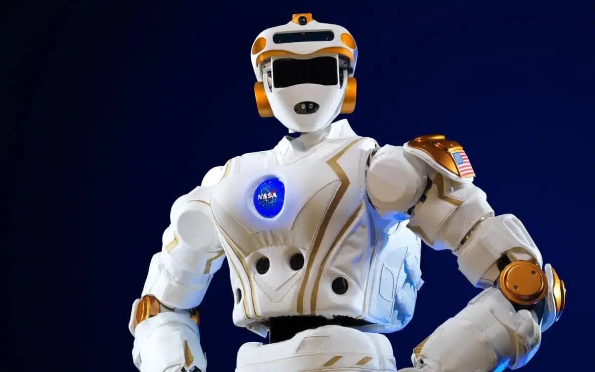 nasa-humanoid-robot-valkyrie-making-steps-towards-humans-living-on-the-moon-and-mars