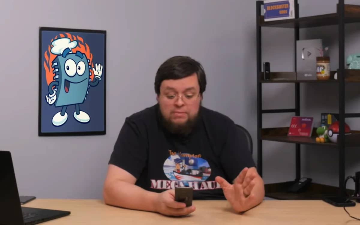 man-buys-150-old-phones-main-takeaway-that-shocked-him