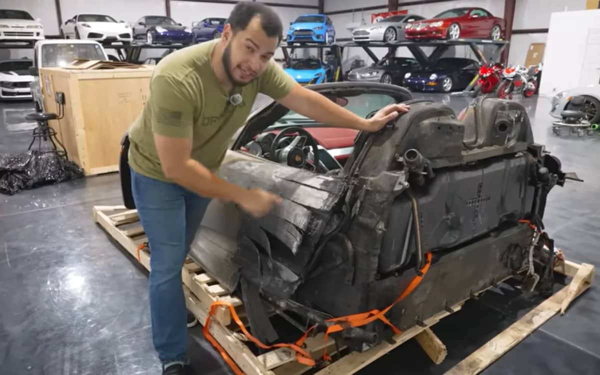 man-buys-fire-damaged-porsche-918-spyder-impossible-to-fix