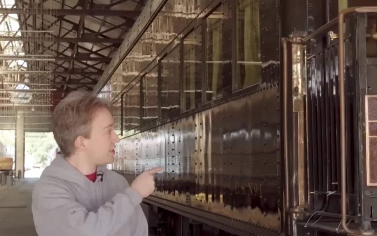 inside-secretive-bulletproof-railcar-used-by-us-presidents