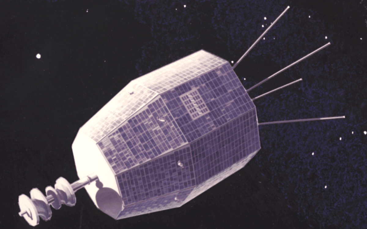 NASA satellite dead since 1967 suddenly emits epic blast of energy out of nowhere