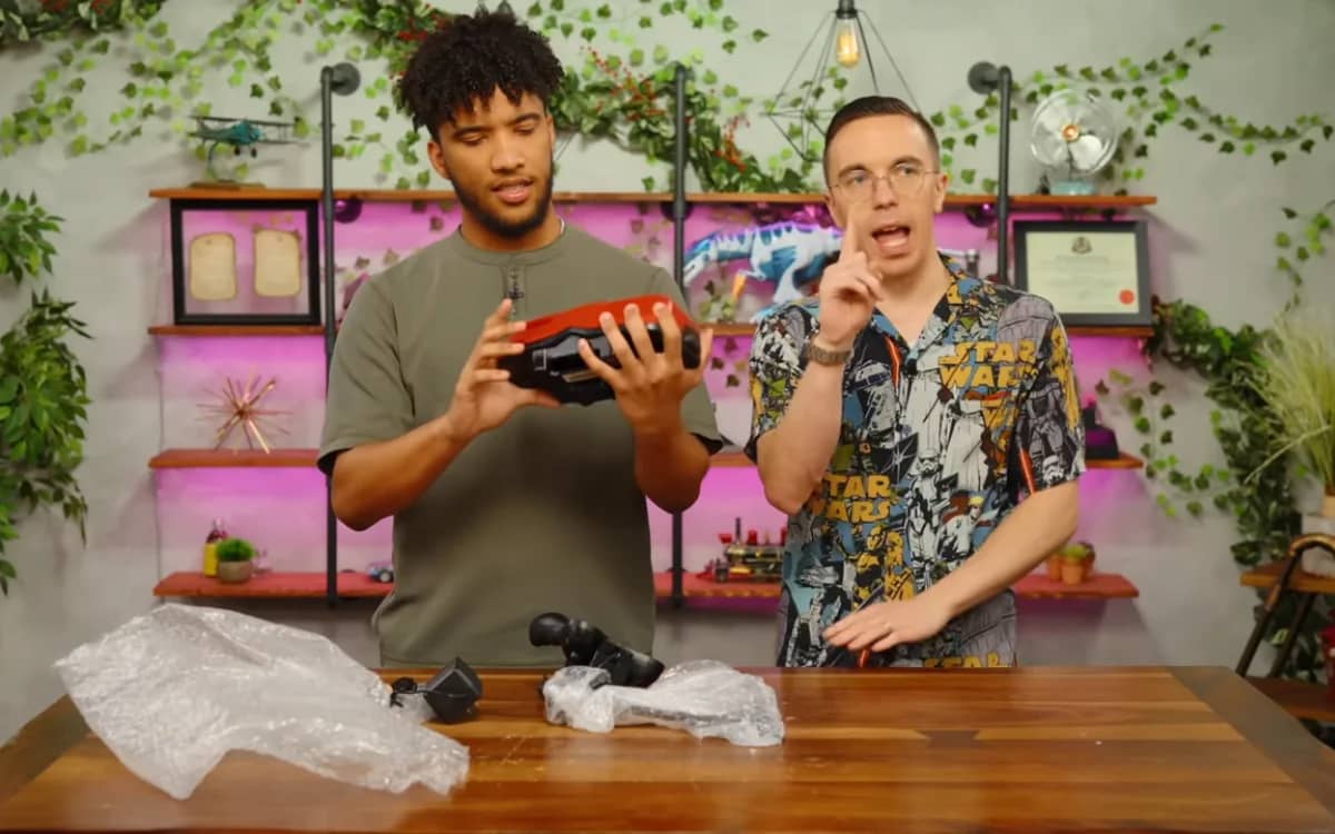 Guys 'waste' $1,840 on rare vintage tech and some of the old devices are so cool to see