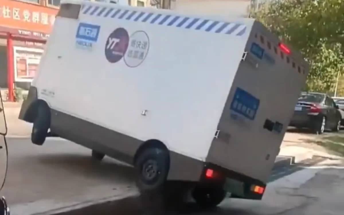 driverless-delivery-cars-are-causing-chaos