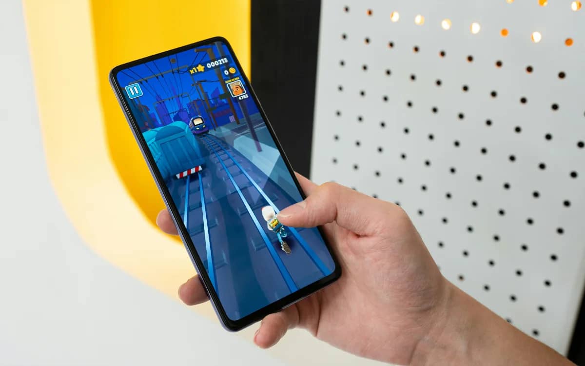 You need to change these default settings right away on your Samsung phone