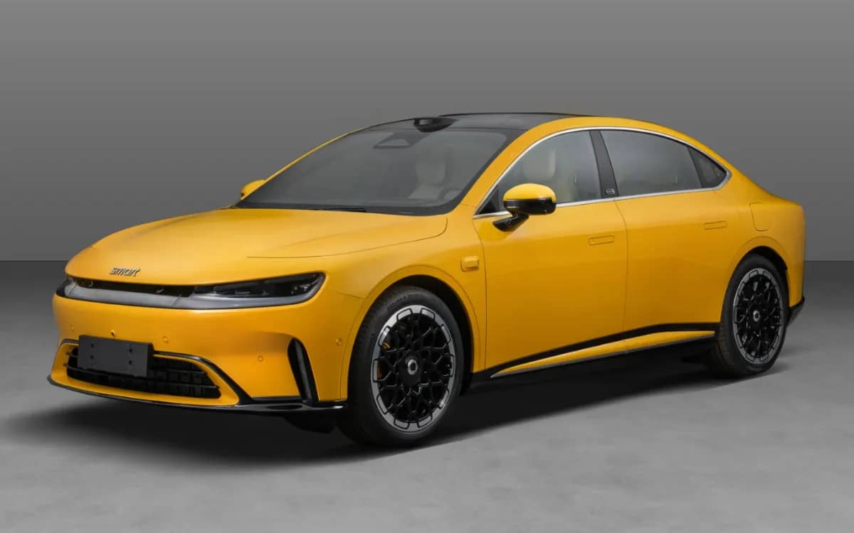 smart-unveiled-massive-hybrid-sedan