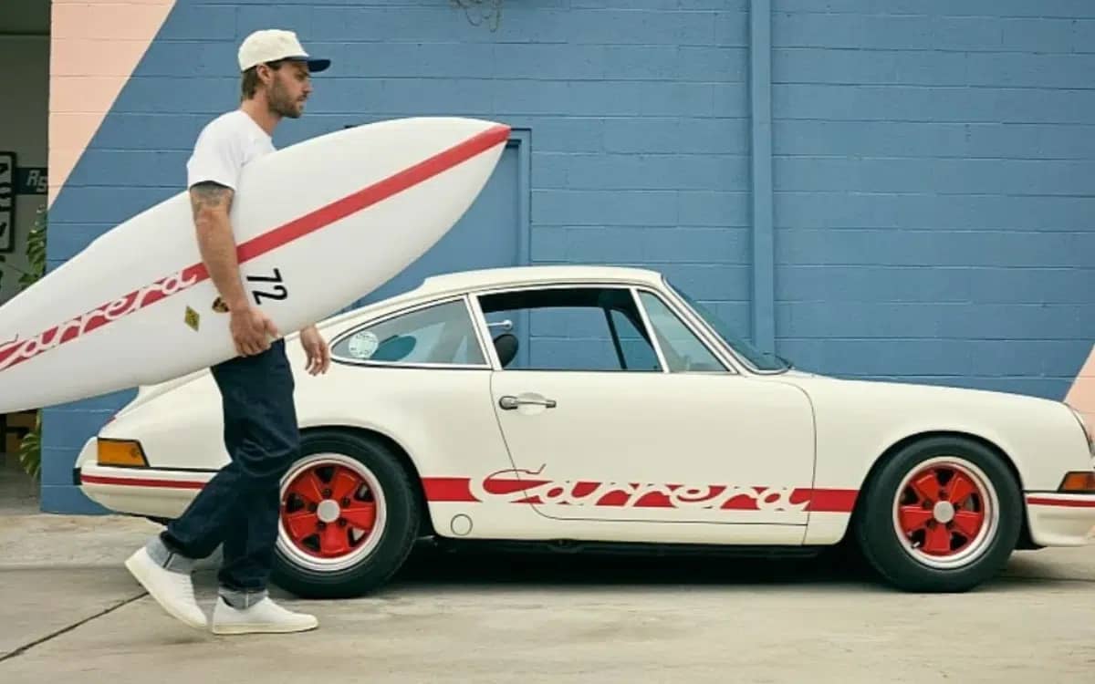 limited-edition-porsche-surfboard-inspired-by-911-carrera-rs-2-7