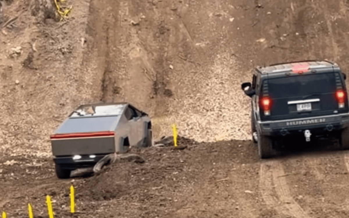 tesla-cybertruck-hummer-climbing-race