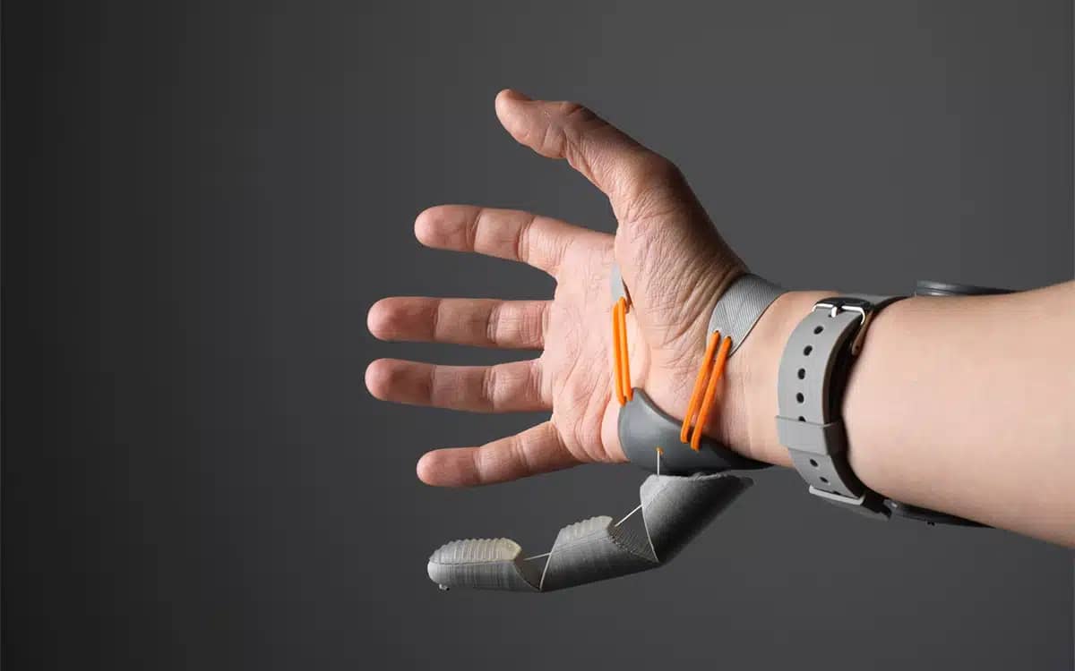 Scientists develop wearable robotic ‘third thumb’ to increase range of movement