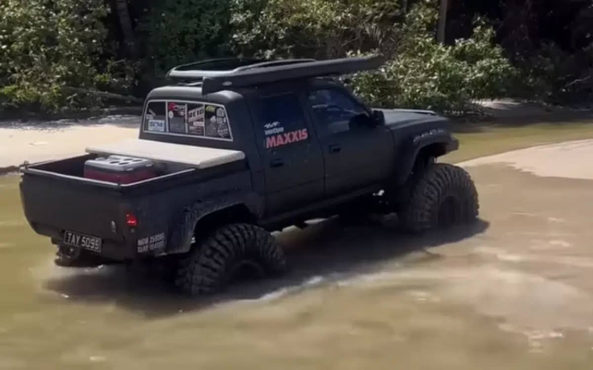 modified-truck-water-crossing