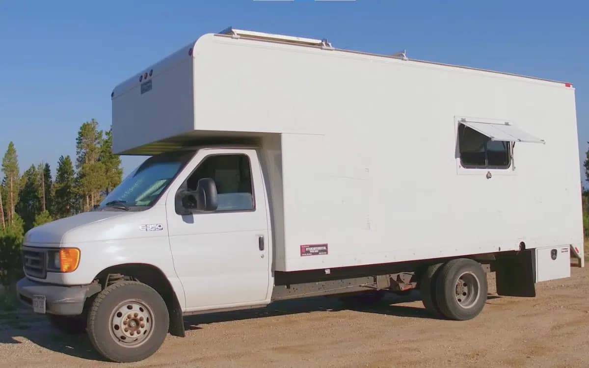 colorado-man-ford-work-truck-motorhome