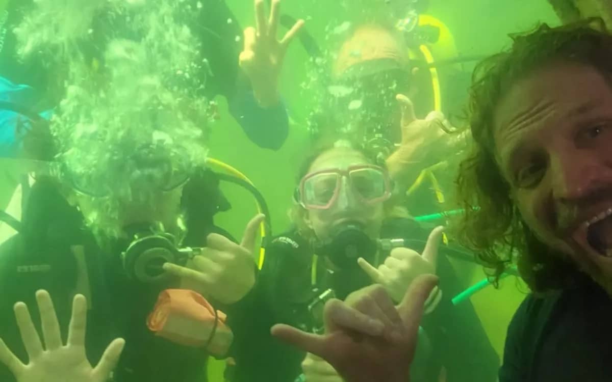 man-lived-underwater-100-days