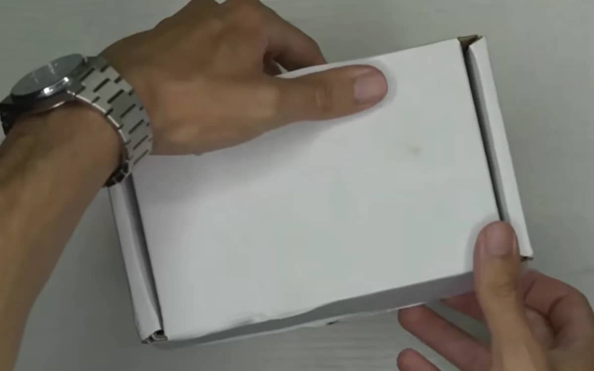 man-buys-cheapest-worst-condition-iphone-ebay