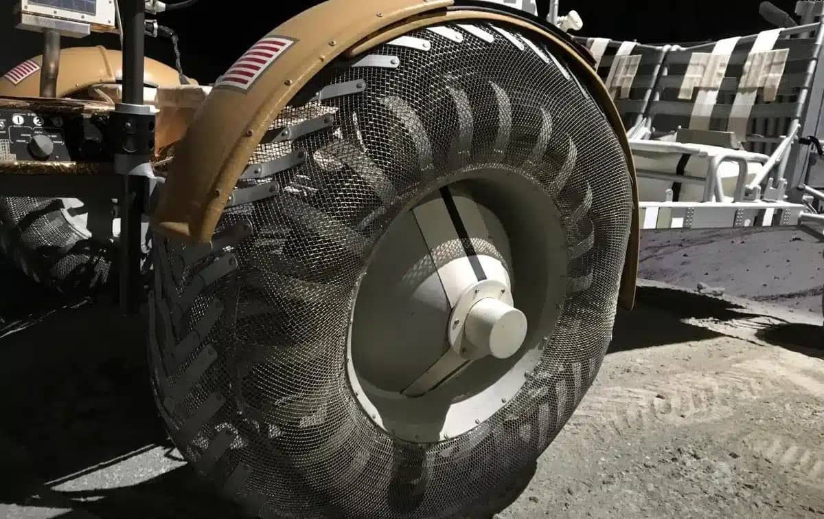 worlds-most-expensive-car-bugatti-nasa-boeing-lrv-lunar-roving-vehicle-moon-buggy