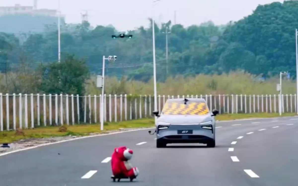 xpeng-g7-drives-blind-in-four-extreme-scenarios