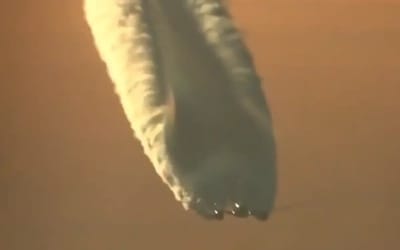 Stunning video shows how big airplane contrails can look up close