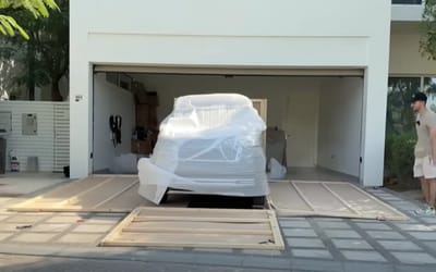 Range Rover from Alibaba is unboxed and man 'can't believe his eyes' at the $4K car that arrived