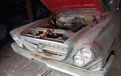 1961 Chrysler 300G parked for 40 years reveals a super rare surprise under the hood