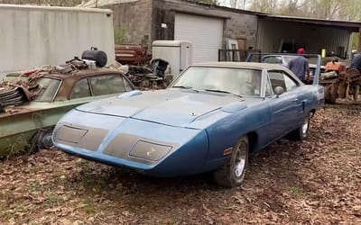 1970 Plymouth Superbird was found unused in a chicken house since 1994 but is now up and running