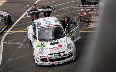 volkswagen-beetle-taking-part-in-nurburgring-24-hours