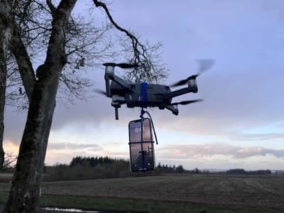 Guy attaches his phone to a drone to send a rescue message after getting stuck in the snow