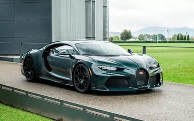 The 400th Bugatti Chiron is a green carbon fiber beauty