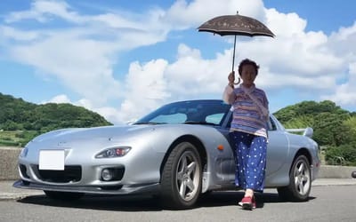 80-year-old woman gifts her 25-year-old manual RX-7 to Mazda after surrendering her license