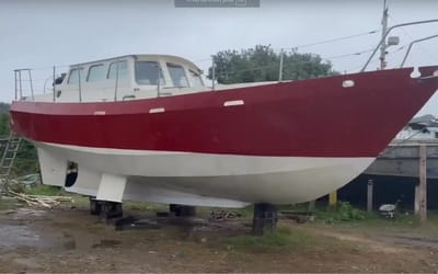 Family bought an abandoned yacht in dire condition for $2,500 and rebuilt it into a luxury escape in just 16 months