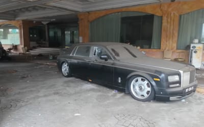 Man exploring abandoned 5-star hotel discovers three mysterious $500,000 Rolls-Royces just sitting there