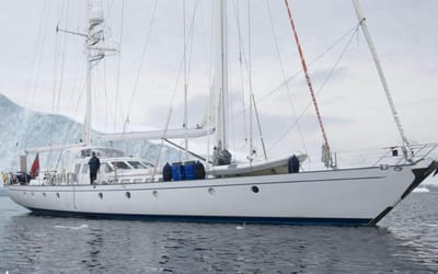 1400000-yacht-is-being-sold-for-one-euro