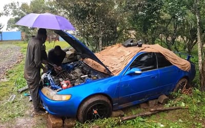 Incredible African mechanics managed to restore a 1992 Corolla GT with hardly any tools