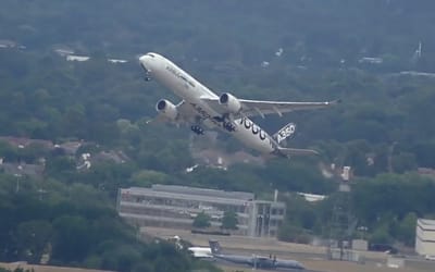 Airbus A350-1000 pilot performs an extremely steep takeoff while an A330 NEO lands just behind