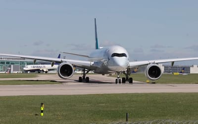 Airbus A350 showcases its powerful acceleration as it launches into a takeoff in no time at all