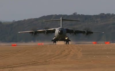 People call for Airbus A400M pilot to get a raise after performing remarkable touch and go landing