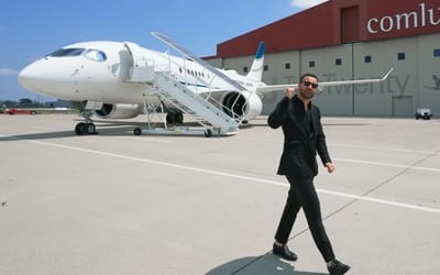 inside-80000000-airbus-private-jet-with-bedroom-suite