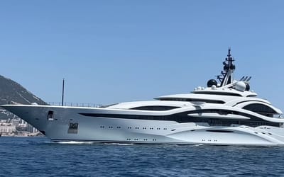 The Emir of Qatar's Boeing 747 gifted to the US may be a flying palace but his $500,000,000 yacht is the ultimate floating fortress