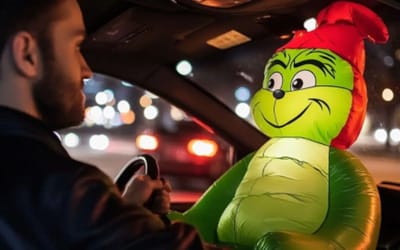 Arizona cop noticed ‘suspicious’ passenger so pulled over car, turned out to be the Grinch